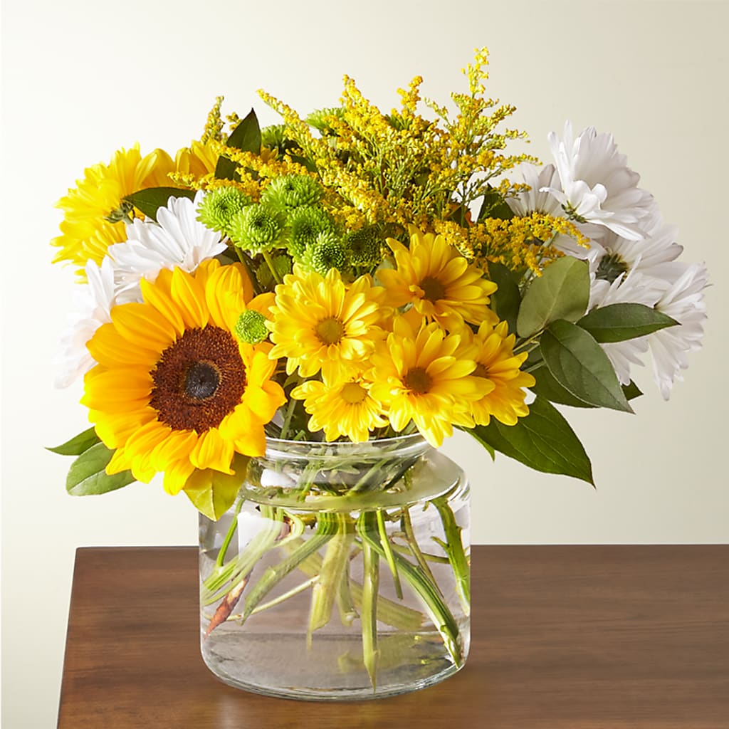 Hello Sunshine Bouquet – Classic Floral, West Fargo ND
