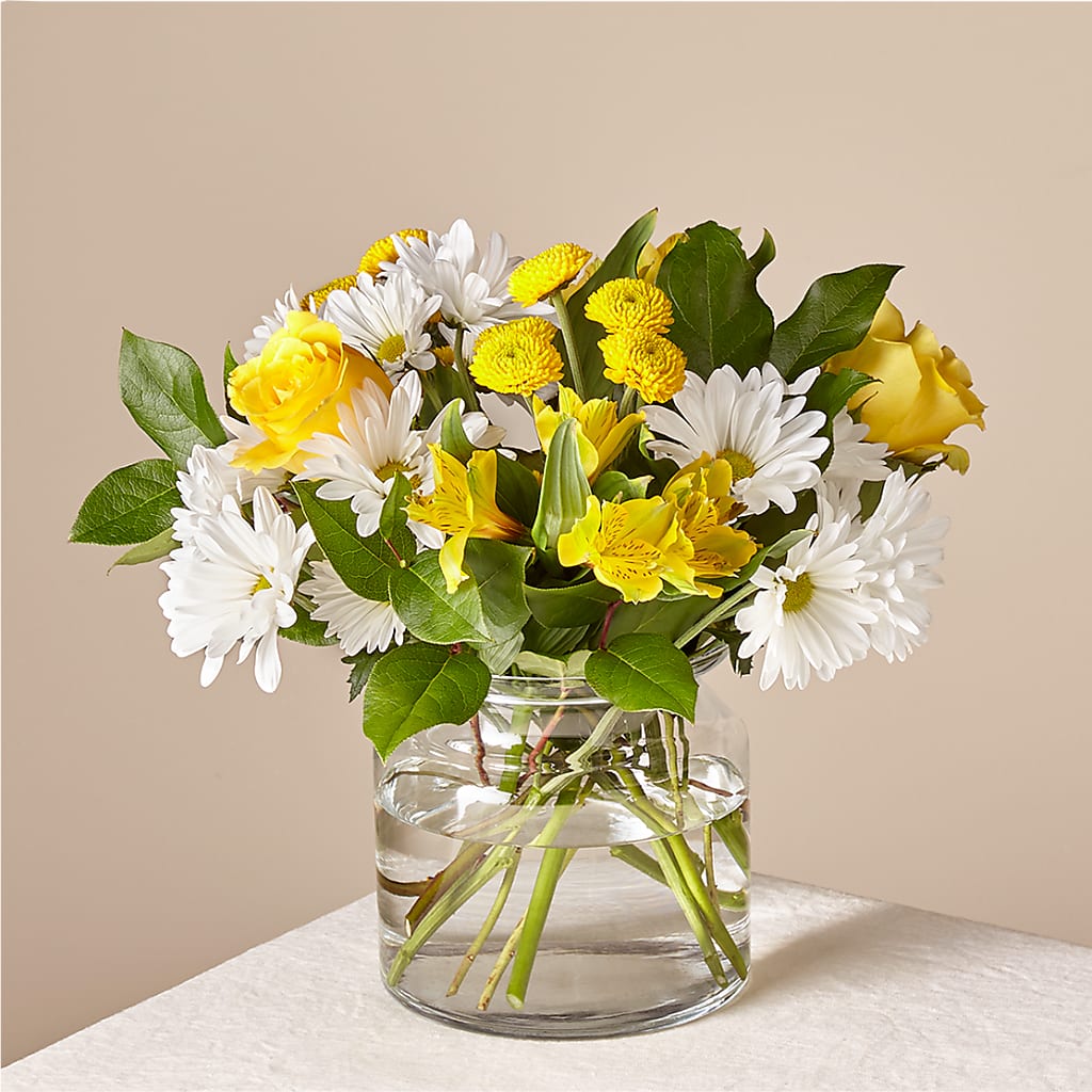 Sunny Sentiments Bouquet – Classic Floral, West Fargo ND